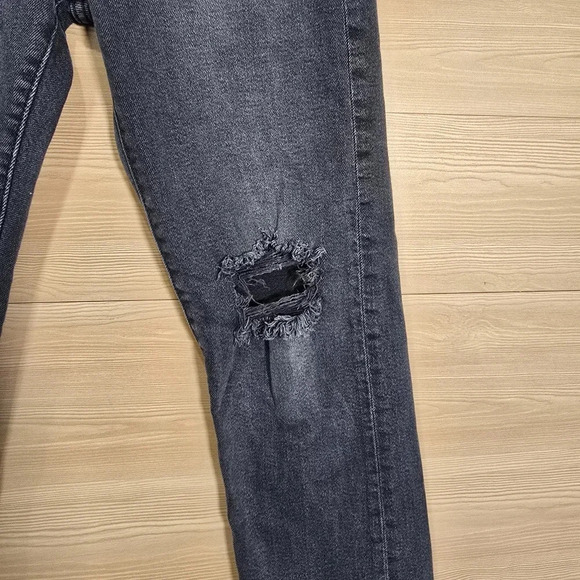 Levi's Women's Wedgie Straight Jeans Size 27 Washed Black Button Fly - Picture 3 of 9